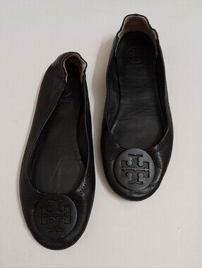 Tory Burch Black Leather Logo Round-Toe Ballet​#ToryBurch #BalletFlats